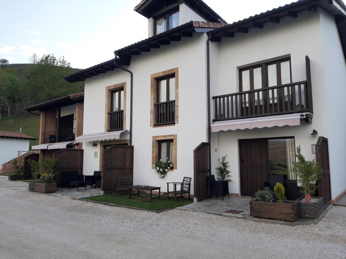 Apartamentos El Llanin Onís المظهر الخارجي الصورة