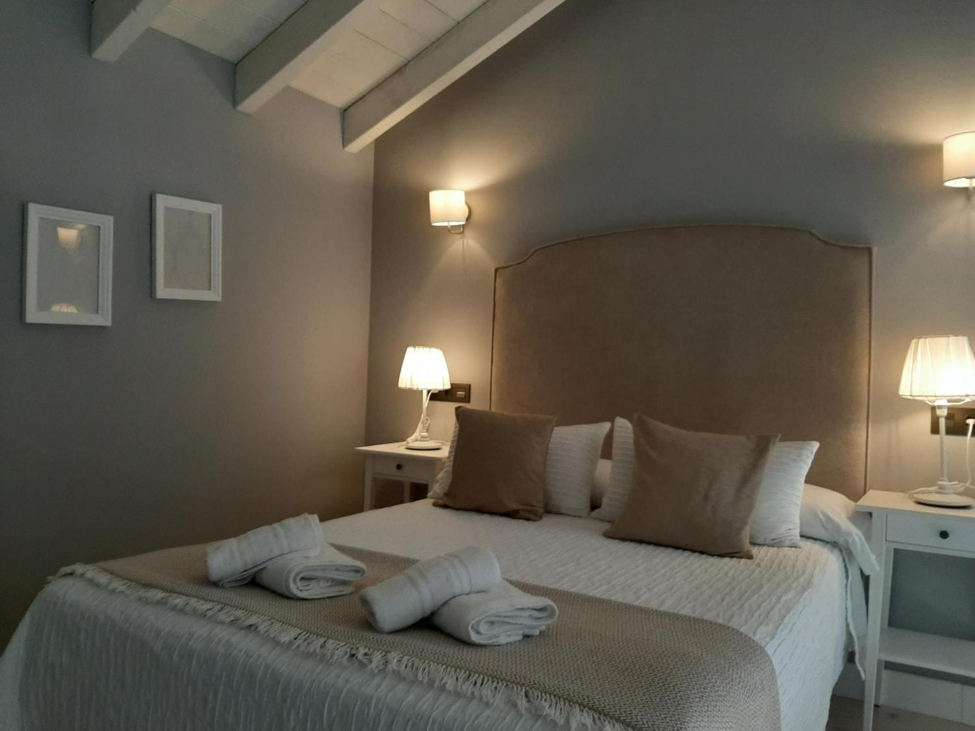 Apartamentos El Llanin Onís الغرفة الصورة