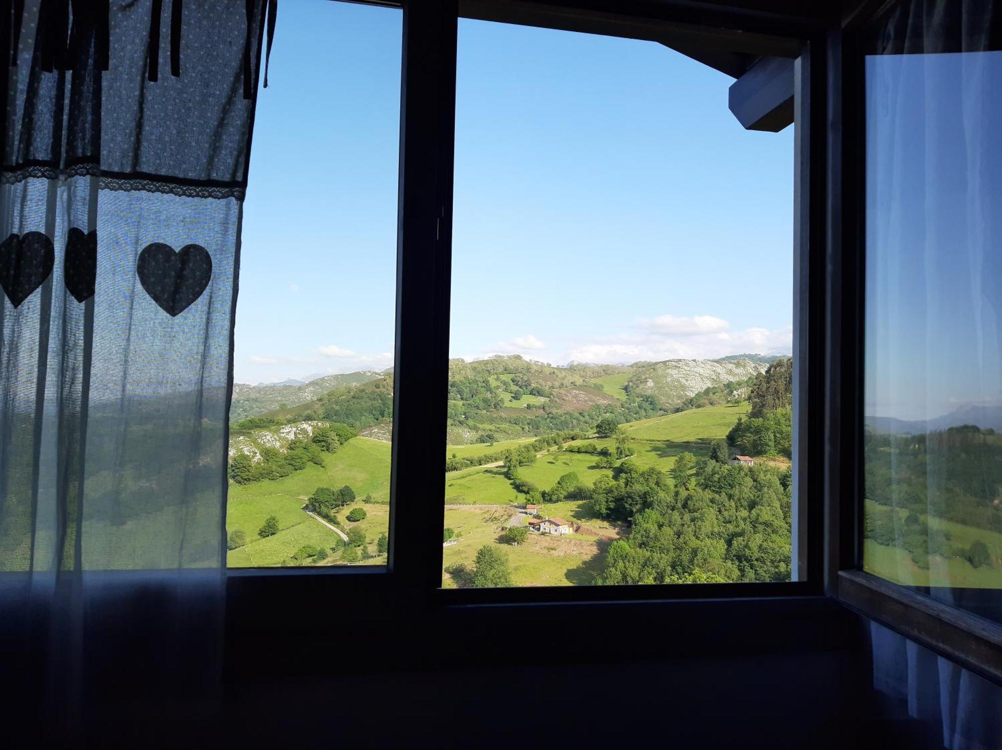Apartamentos El Llanin Onís الغرفة الصورة