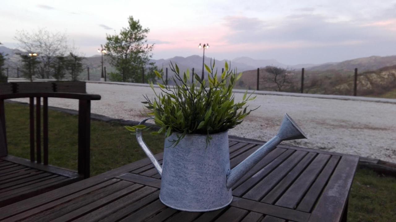 Apartamentos El Llanin Onís المظهر الخارجي الصورة